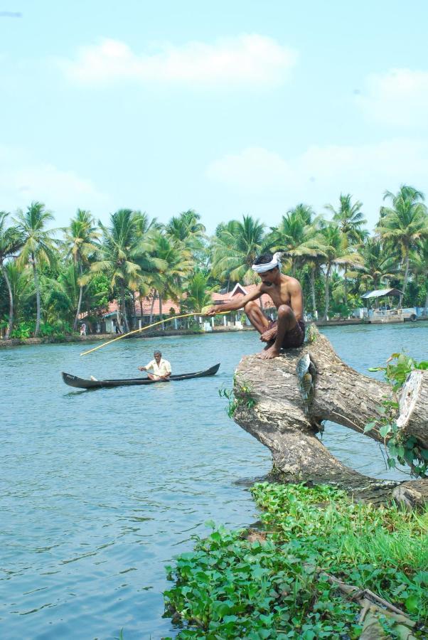 Triveny River Palace Hotel Alappuzha Kültér fotó