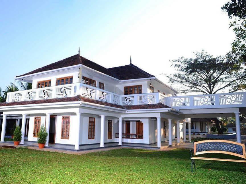 Triveny River Palace Hotel Alappuzha Kültér fotó