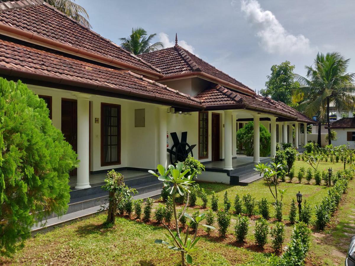 Triveny River Palace Hotel Alappuzha Kültér fotó