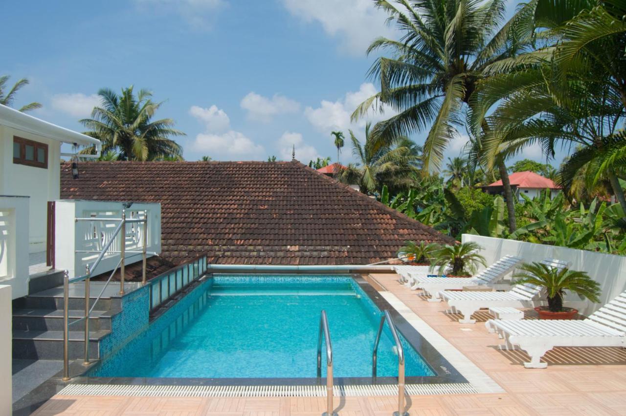 Triveny River Palace Hotel Alappuzha Kültér fotó