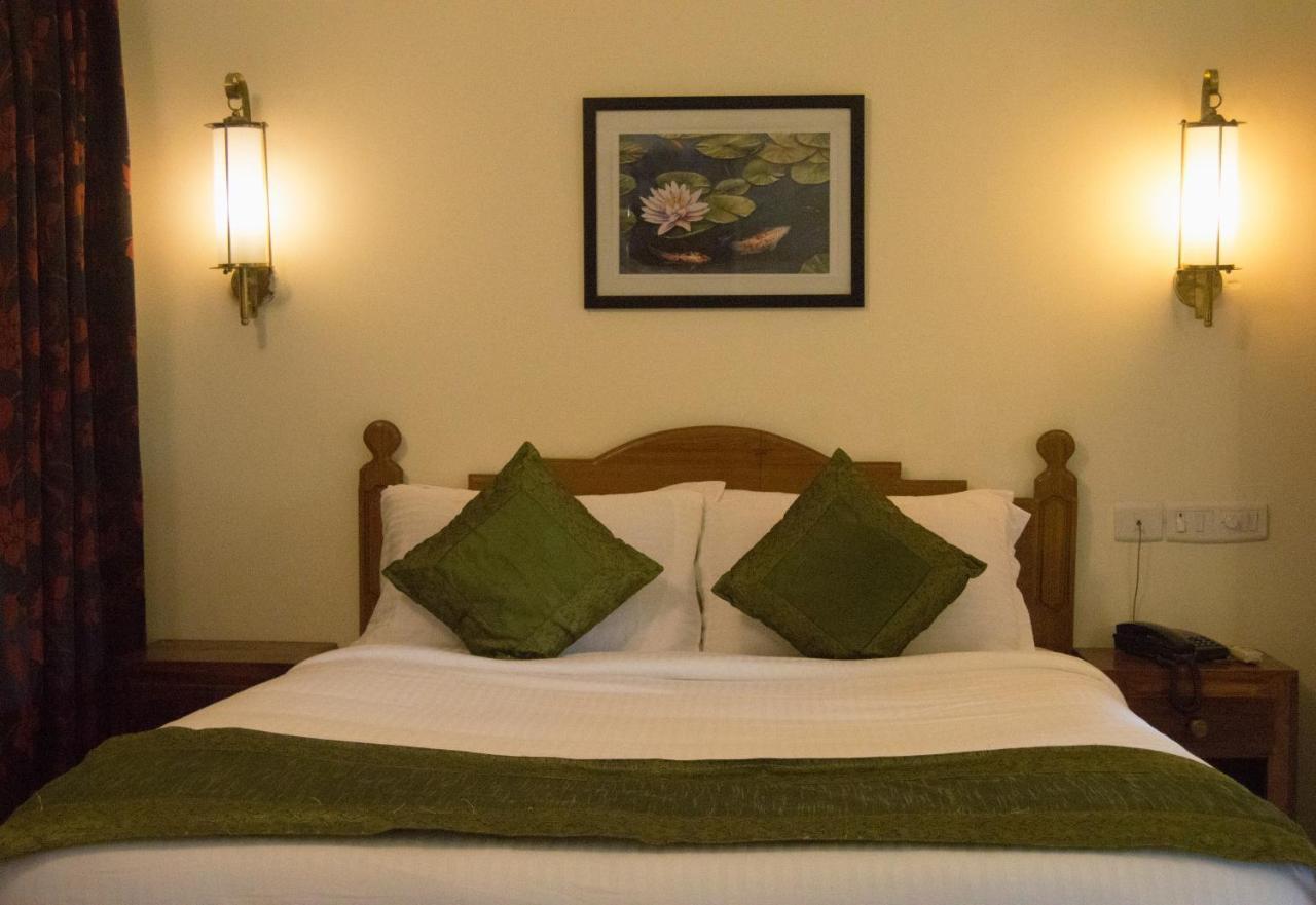 Triveny River Palace Hotel Alappuzha Kültér fotó