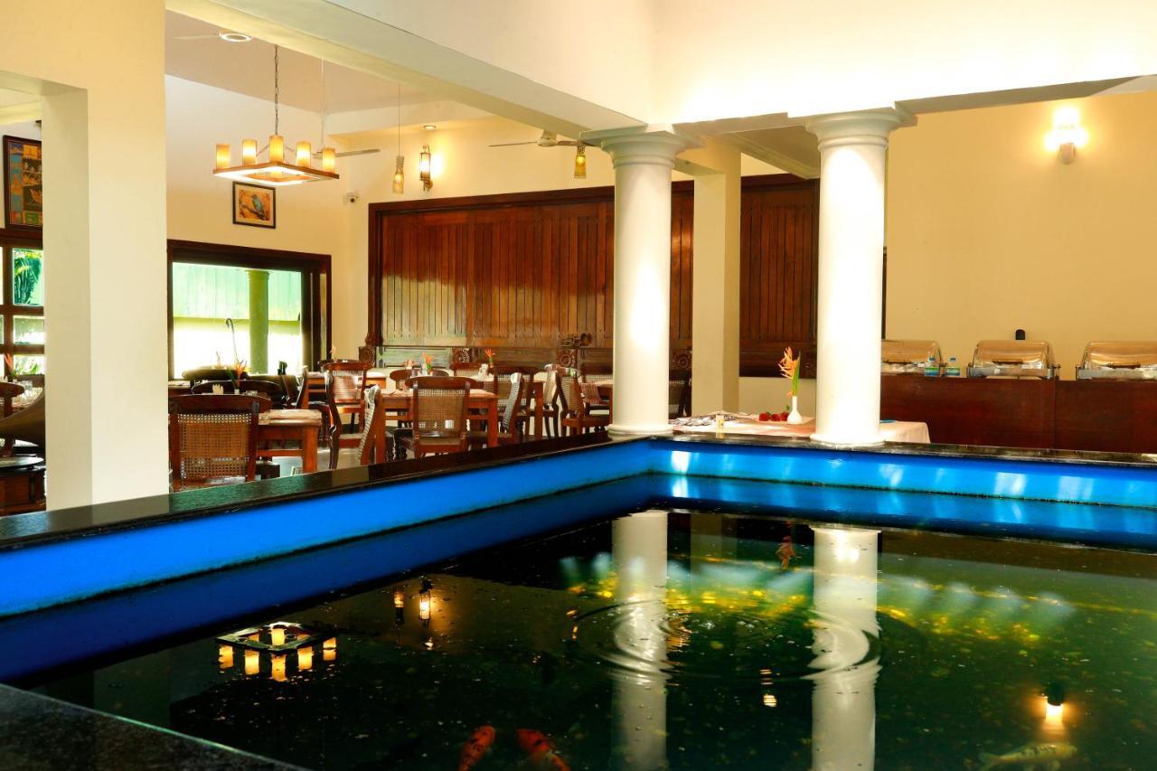 Triveny River Palace Hotel Alappuzha Kültér fotó