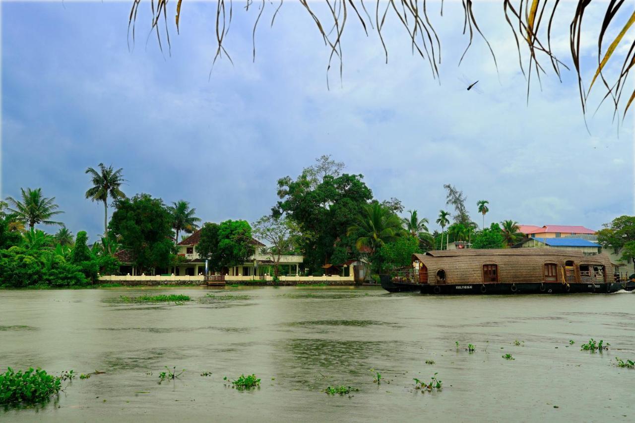 Triveny River Palace Hotel Alappuzha Kültér fotó